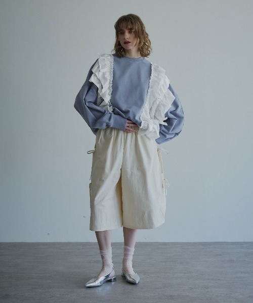 W:Huku(フーク)の「ビッグフリルロングスリーブスウェットプルオーバー / Long-Sleeve Sweatshirt Pullover with Large Ruffles(スウェット・レディース・オフホワイト/ブルー系/杢グレー/ブラック・FREE)」の12枚目の写真