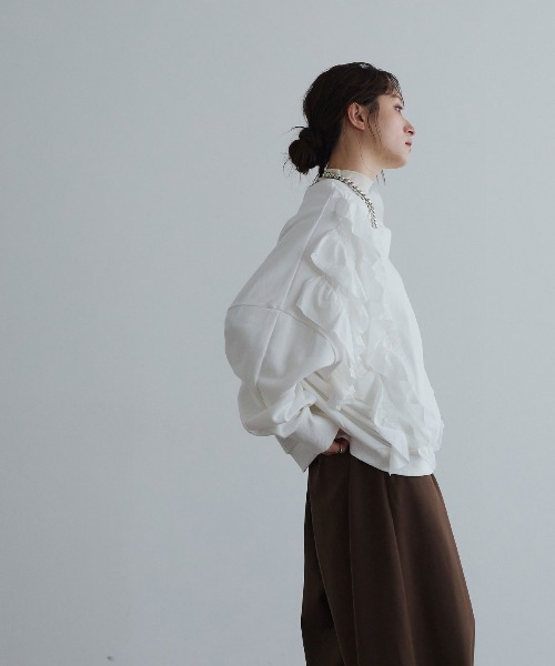 W:Huku(フーク)の「ビッグフリルロングスリーブスウェットプルオーバー / Long-Sleeve Sweatshirt Pullover with Large Ruffles(スウェット・レディース・オフホワイト/ブルー系/杢グレー/ブラック・FREE)」の14枚目の写真