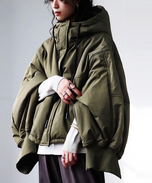 antiqua（アンティカ）の「撥水 ボリューム袖 ショートブルゾン（ブルゾン・レディース・ブラック/カーキ・ONESIZE）」の16枚目の写真