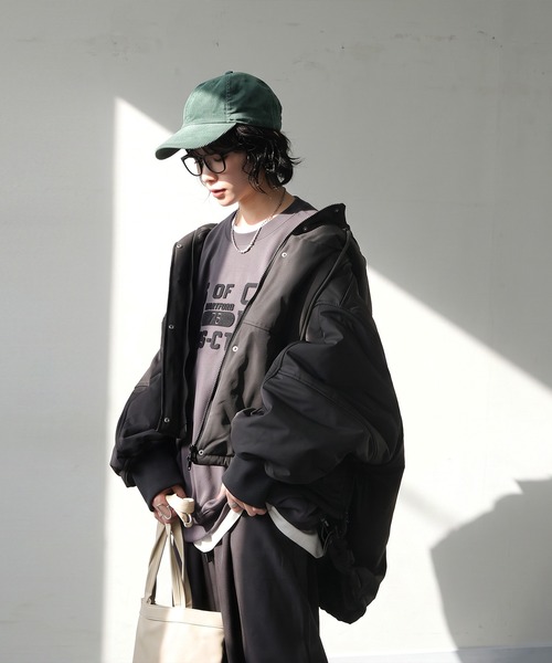antiqua（アンティカ）の「撥水 ボリューム袖 ショートブルゾン（ブルゾン・レディース・ブラック/カーキ・ONESIZE）」の9枚目の写真
