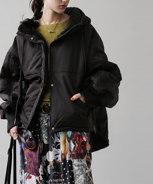 antiqua（アンティカ）の「撥水 ボリューム袖 ショートブルゾン（ブルゾン・レディース・ブラック/カーキ・ONESIZE）」の13枚目の写真