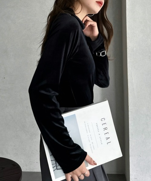 TREOVER(トレオーバー)の「ベロアハイネックトップス(Tシャツ/カットソー・レディース・チャコールグレー/オフホワイト/ライトピンク/ブラウン系/ブラック系/ダークブラウン/ブラック・FREE)」の12枚目の写真