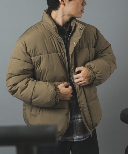 ITEMS URBANRESEARCH(アイテムズ アーバンリサーチ)の「『撥水』リップストップ発熱中綿ハイネックジャケット(ダウンジャケット/コート・メンズ・ベージュ系その他/ダークグレー/ブラック・MEDIUM/LARGE)」の3枚目の写真