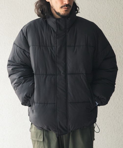 ITEMS URBANRESEARCH(アイテムズ アーバンリサーチ)の「『撥水』リップストップ発熱中綿ハイネックジャケット(ダウンジャケット/コート・メンズ・ベージュ系その他/ダークグレー/ブラック・MEDIUM/LARGE)」の11枚目の写真