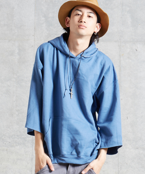 Re Youth(リユース)の「GD カットオフ オーバーサイズ ビッグシルエット ドロップショルダー フーディー スウェット パーカー(パーカー・メンズ・ブラック/グレー/ヘザーチャコール/ホワイト/グリーン/レッド/サンドベージュ/インディゴブルー/マルーン/カーキ・FREE)」の8枚目の写真