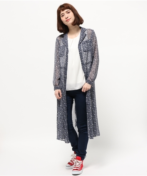 earth music&ecology(アースミュージックアンドエコロジー)の「【2016Summer】ボヘミアン花柄マキシガウン(シャツワンピース・レディース・アイボリー/ネイビー・FREE)」の1枚目の写真