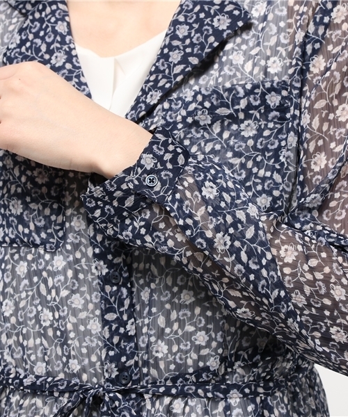 earth music&ecology(アースミュージックアンドエコロジー)の「【2016Summer】ボヘミアン花柄マキシガウン(シャツワンピース・レディース・アイボリー/ネイビー・FREE)」の12枚目の写真