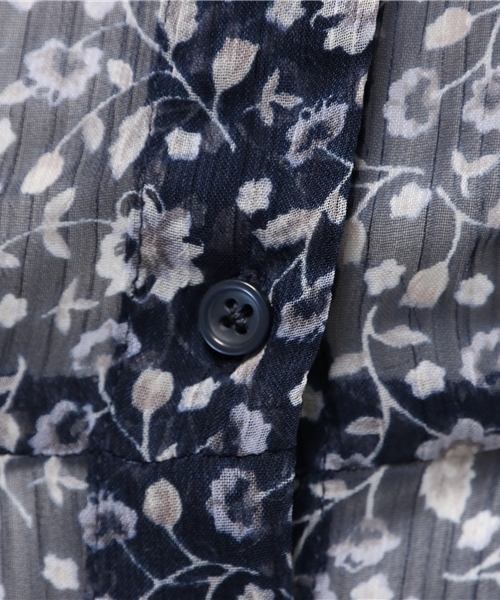 earth music&ecology(アースミュージックアンドエコロジー)の「【2016Summer】ボヘミアン花柄マキシガウン(シャツワンピース・レディース・アイボリー/ネイビー・FREE)」の4枚目の写真