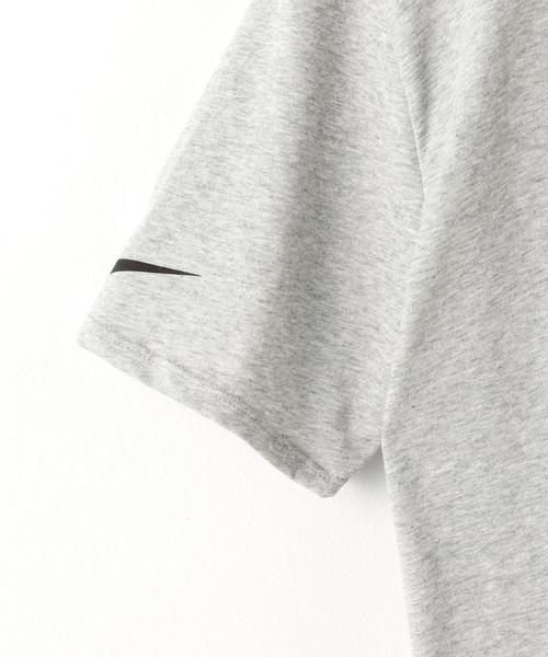 NIKE(ナイキ)の「NIKE(ナイキ) DRI-FIT ドライ SWOOSH MADE Tシャツ(Tシャツ/カットソー・メンズ・グレー/ブラック/ホワイト・SMALL/LARGE/MEDIUM)」の6枚目の写真