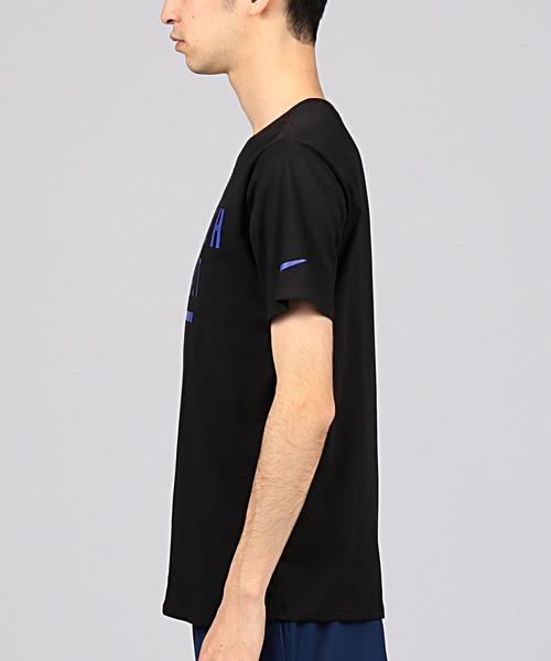 NIKE(ナイキ)の「NIKE(ナイキ) DRI-FIT ドライ SWOOSH MADE Tシャツ(Tシャツ/カットソー・メンズ・グレー/ブラック/ホワイト・SMALL/LARGE/MEDIUM)」の10枚目の写真