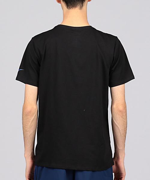 NIKE(ナイキ)の「NIKE(ナイキ) DRI-FIT ドライ SWOOSH MADE Tシャツ(Tシャツ/カットソー・メンズ・グレー/ブラック/ホワイト・SMALL/LARGE/MEDIUM)」の11枚目の写真