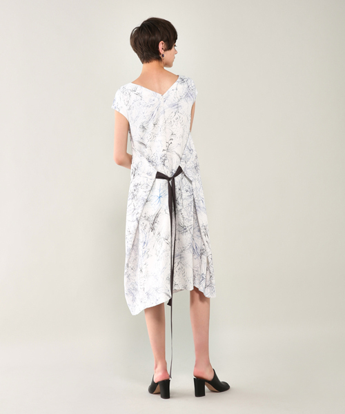 PEGGY LANA(ペギーラナ)の「Painting Floral OP(ワンピース・レディース・ホワイト・1/2)」の8枚目の写真