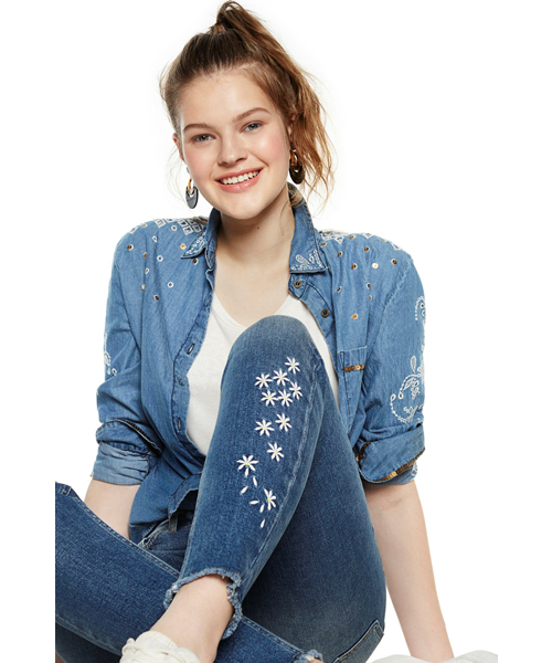 Desigual（デシグアル）の「「Desigual/デシグアル デニム（デニムパンツ・レディース・ブルー系その他/ライトブルー・34inch/30/24/34/26/28/32/27inch/30inch/31inch/32inch/28inch/29inch）」の3枚目の写真