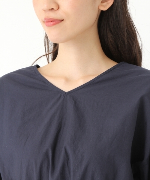 niko and...(ニコアンド)の「オリジナルウエストビックリボンVネックブラウス(シャツ/ブラウス・レディース・ベージュ/ネイビー/オフホワイト・MEDIUM/LARGE)」の19枚目の写真