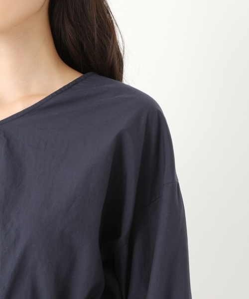 niko and...(ニコアンド)の「オリジナルウエストビックリボンVネックブラウス(シャツ/ブラウス・レディース・ベージュ/ネイビー/オフホワイト・MEDIUM/LARGE)」の21枚目の写真