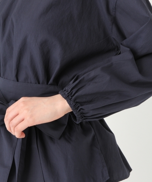 niko and...(ニコアンド)の「オリジナルウエストビックリボンVネックブラウス(シャツ/ブラウス・レディース・ベージュ/ネイビー/オフホワイト・MEDIUM/LARGE)」の7枚目の写真