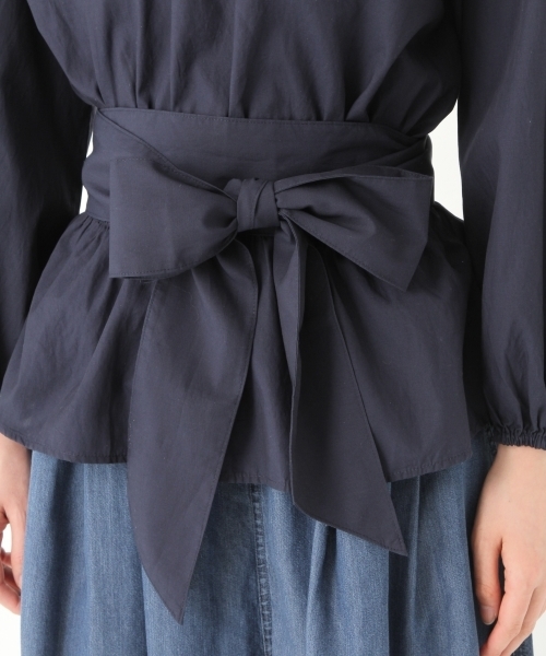 niko and...(ニコアンド)の「オリジナルウエストビックリボンVネックブラウス(シャツ/ブラウス・レディース・ベージュ/ネイビー/オフホワイト・MEDIUM/LARGE)」の9枚目の写真