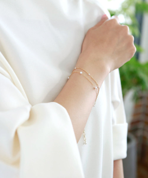 colleca la（コレカラ）の「粒パールとチェーンの2連ブレスレット（ブレスレット・レディース・シルバー/ゴールド・FREE）」の4枚目の写真