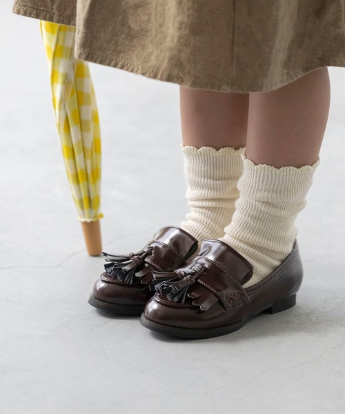 menue（メヌエ）の「【晴雨兼用】4タイプから選べる キッズ用タッセル防水ローファー（ローファー・キッズ・ブラック系その他/ブラウン系その他/ブラック系その他2/ブラウン系その他2/ブラック系その他3/ブラウン系その他3/ブラック系その他4/ブラウン系その他4・15cm/16cm/17cm/18cm/19cm/20cm/21cm）」の6枚目の写真