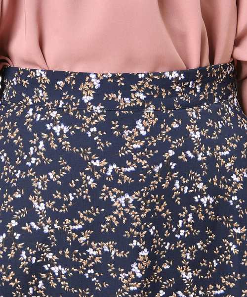 natural couture(ナチュラルクチュール)の「ヒョウ柄&小花ロングフレアスカート(スカート・レディース・ネイビー/グリーン/ブラウン系その他/ベージュ系その他・FREE)」の19枚目の写真