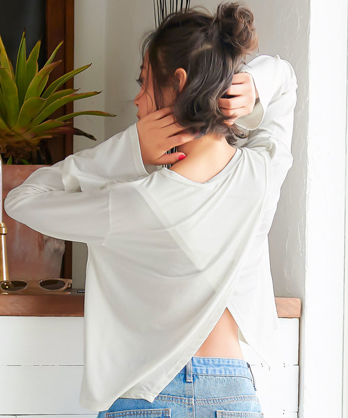 KOBE LETTUCE（コウベレタス）の「UVカットバックスリットカバーアップドライタッチ長袖Tシャツ　ラッシュガード　レディース（ラッシュガード・レディース・ブラック/オフホワイト/モカ/ブラウン系・FREE）」の11枚目の写真