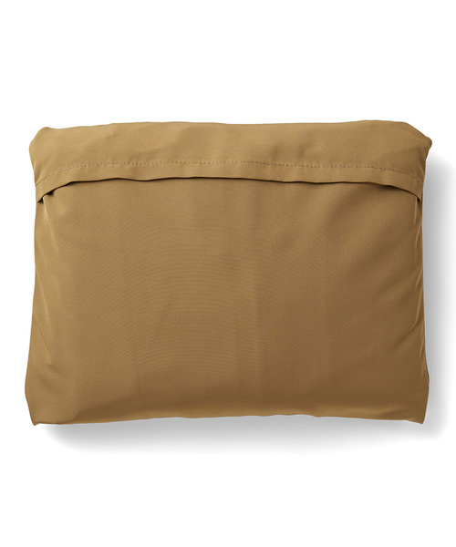 IEDIT(イディット)の「IEDIT パッカブルでコンパクトにもなるおしゃれに着られるレインマウンテンパーカー〈キャメルベージュ〉(マウンテンパーカー・レディース・ベージュ・SMALL/MEDIUM/LARGE/X-LARGE/XX-LARGE)」の5枚目の写真