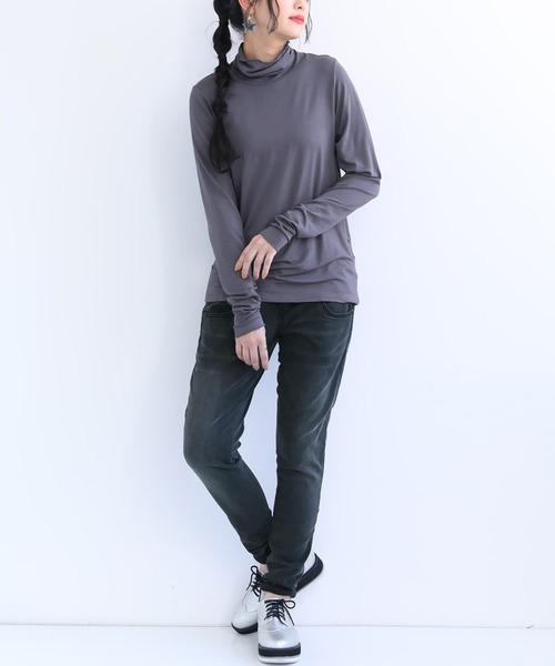 osharewalker(オシャレウォーカー)の「タートルネックモチモチロンT(Tシャツ/カットソー・レディース・ホワイト/ブラック/ネイビー/グレー/ボルドー/モカ/ホワイト×ブラック/ブルーグリーン/ブラック系その他・1/2)」の18枚目の写真