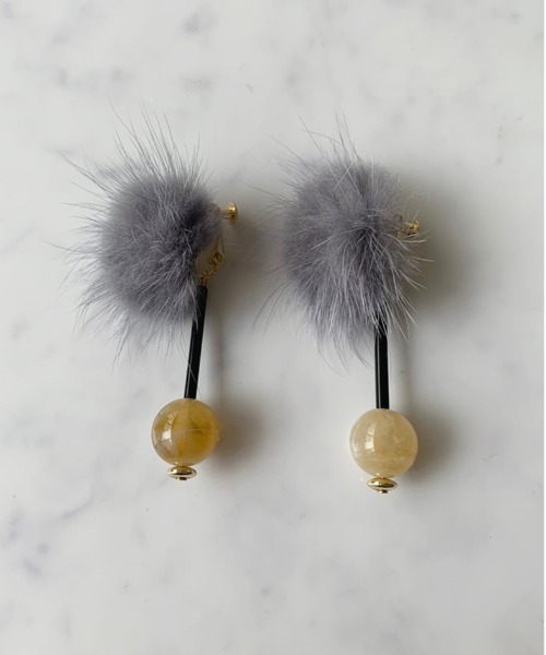 Port（ポート）の「ロングファー ストーン コーデュロイ イヤリング（イヤリング・レディース・ベージュ/ネイビー/グレー/ピンク/ライトブラウン/グレー系その他・FREE）」の2枚目の写真