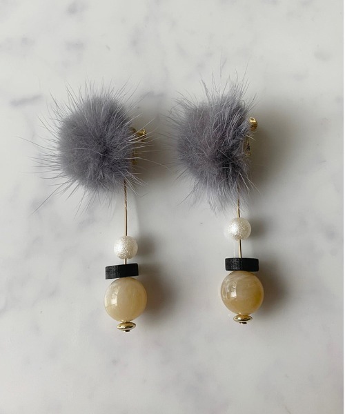 Port（ポート）の「ロングファー ストーン コーデュロイ イヤリング（イヤリング・レディース・ベージュ/ネイビー/グレー/ピンク/ライトブラウン/グレー系その他・FREE）」の8枚目の写真