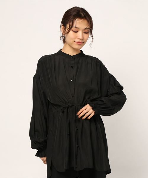 archives(アルシーヴ)の「ヨークギャザードロストブラウス(シャツ/ブラウス・レディース・ブラック/ベージュ/オフホワイト・MEDIUM)」の3枚目の写真