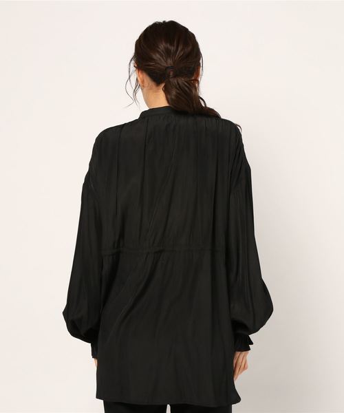 archives(アルシーヴ)の「ヨークギャザードロストブラウス(シャツ/ブラウス・レディース・ブラック/ベージュ/オフホワイト・MEDIUM)」の5枚目の写真