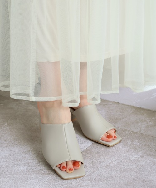 VIVIAN（ヴィヴィアン）の「スクエアトゥミュールサンダル（サンダル・レディース・ベージュ/ブラック/キャメル/グレー系その他7/アイボリー/パイソン/E/ダークブラウン/グレー/ブラック系その他3・SS/S/M/L/LL）」の14枚目の写真