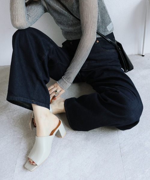 VIVIAN（ヴィヴィアン）の「スクエアトゥミュールサンダル（サンダル・レディース・ベージュ/ブラック/キャメル/グレー系その他7/アイボリー/パイソン/E/ダークブラウン/グレー/ブラック系その他3・SS/S/M/L/LL）」の18枚目の写真