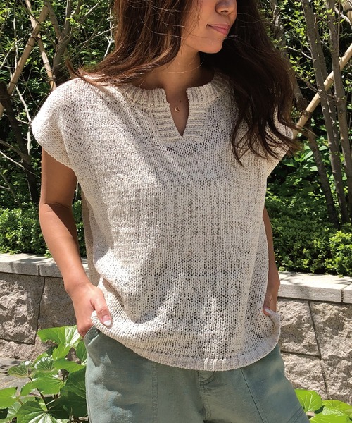 meJane（ミージェーン）の「テープヤーン/キーネックトップス（ニット/セーター・レディース・ブラウン/アイボリー・FREE）」の2枚目の写真