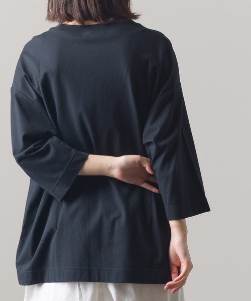 OMNES(オムネス)の「ファインコットン プリント七分袖Tシャツ(Tシャツ/カットソー・レディース・ホワイト/ブラック/ベージュ/カーキ・FREE)」の12枚目の写真