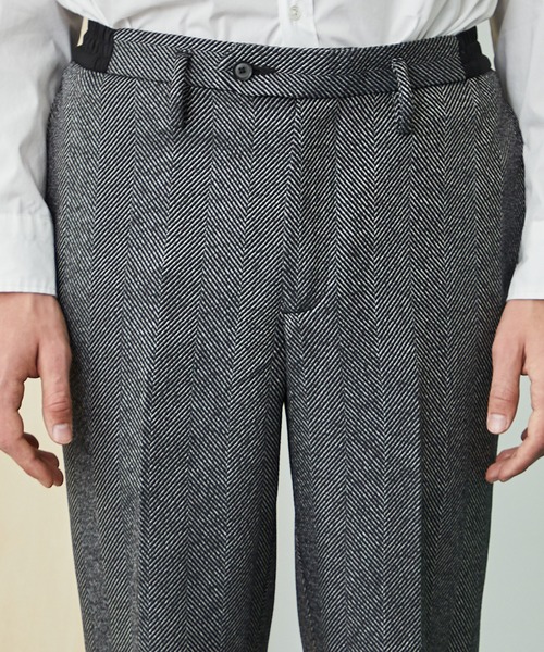 UNITED TOKYO(ユナイテッドトウキョウ)の「TECHTWEEDストレッチ スラックス(スラックス・メンズ・ネイビー/グレー・1/2/3)」の22枚目の写真