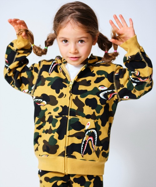 BAPE エイプ キッズ スウェット パンツ 迷彩シャーク 110cm A BATHING APE（アベイシングエイプ）の「SHARK 1ST CAMO SWEAT