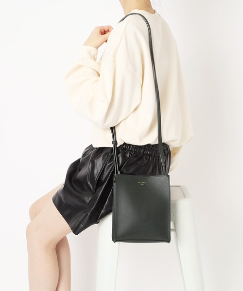 Ober Tashe（オーバータッシェ）の「シンシアカラフルショルダー（ショルダーバッグ・レディース・ベージュ系8/グレー/グレー系4/ブラック/ブラウン系3/ブラック系2/グリーン系その他4/アイボリー系2/ホワイト系9/ブラウン系8/グリーン/ブルー/オレンジ/パープル系/ピンク系/アイボリー/ワインレッド/ブラウン系その他/ブルー系その他/ダークグレー・FREE）」の6枚目の写真