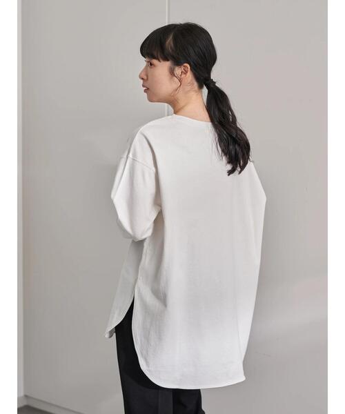 earth music&ecology（アースミュージックアンドエコロジー）の「ラウンドヘムレイヤードチュニック　＊（Tシャツ/カットソー・レディース・オフホワイト・FREE）」の2枚目の写真