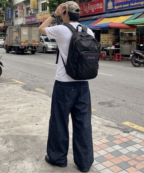 JANSPORT（ジャンスポーツ）の「【JANSPORT/ジャンスポーツ】 BIG STUDENT 34L 大容量リュック PC収納 通勤 通学 マザーズバッグ デイパック 軽量 アウトドア 旅行 ユニセックス（バックパック/リュック・メンズ・ブラック/ネイビー/レッド/ピンク・ONESIZE）」の21枚目の写真