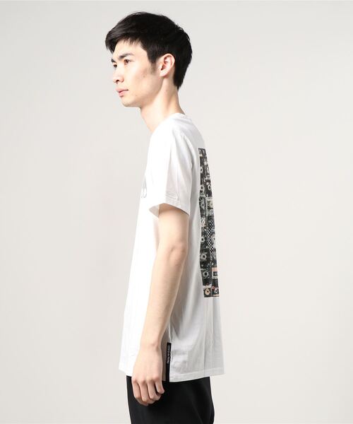 MOOSE KNUCKLES（ムースナックルズ）の「MOOSE KNUCKLES(ムースナックルズ）CASSETTES（Tシャツ/カットソー・メンズ・ホワイト・MEDIUM）」の3枚目の写真