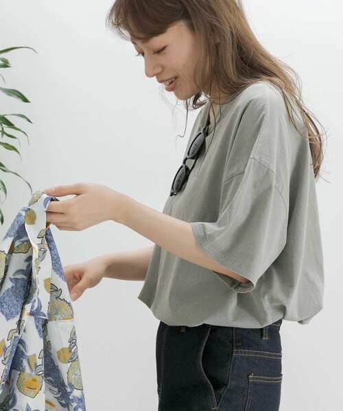 URBAN RESEARCH Sonny Label（アーバンリサーチサニーレーベル）の「【WEB限定】ニュアンスピグメントTシャツ（Tシャツ/カットソー・レディース・ベージュ/グレー/チャコールグレー・FREE）」の17枚目の写真