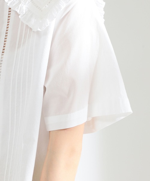 Ray BEAMS（レイビームス）の「Ray BEAMS / ビッグ フリルカラー シャツ（シャツ/ブラウス・レディース・ブラック/ホワイト・ONE SIZE）」の13枚目の写真