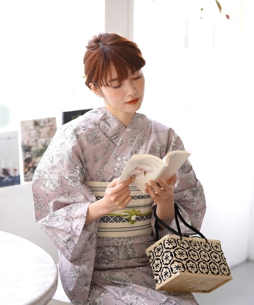浴衣3点セット　グレイッシュピンクの緻密な花