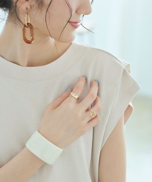 titivate(ティティベイト)の「タックデザインフレンチスリーブトップス(Tシャツ/カットソー・レディース・オフホワイト/オレンジ/グレイッシュベージュ/モカ/ブルー/チャコール・S/M)」の14枚目の写真