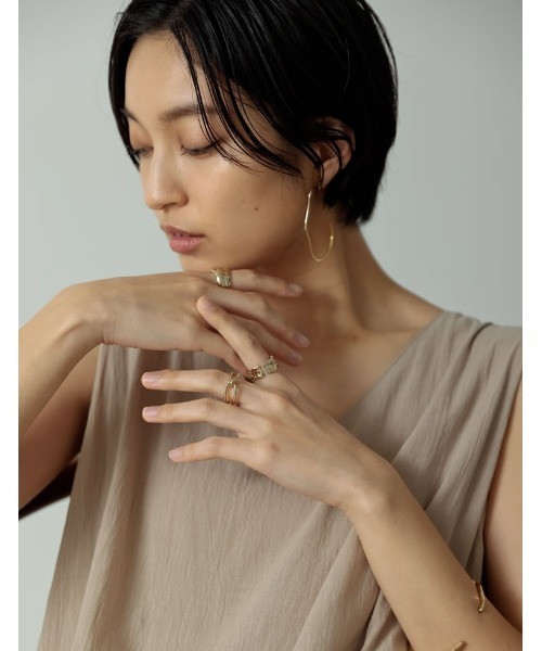 Re:EDIT（リエディ）の「[AnkA moore（アンカムーア）]ニュアンスウェーブイヤリング（イヤリング・レディース・シルバー/ゴールド・FREE）」の3枚目の写真
