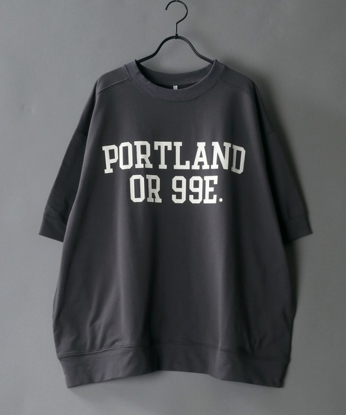 SITRY（シトリー）の「Oversize Heavy Weight College Print Sweat T-shirt/オーバーサイズ ヘビーウェイト カレッジプリント スウェット Tシャツ（Tシャツ/カットソー・メンズ・チャコールグレー/サックスブルー/グリーン/グレイッシュベージュ/キナリ・L/M）」の3枚目の写真