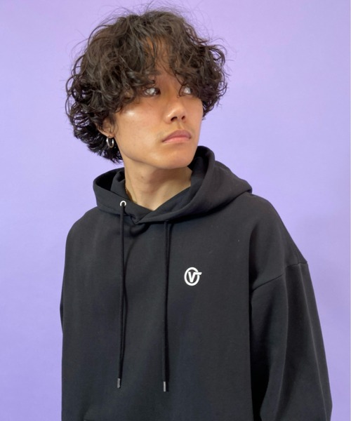 VANS（バンズ）の「VANS/バンズ ルーズシルエット　バックプリントパーカー 121K1030200（パーカー・メンズ・ブラック/イエロー/グレー・XL/S/M/L）」の6枚目の写真