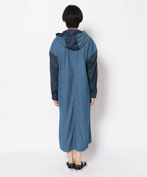 AVIREX（アヴィレックス）の「カラーコンビロングシャツワンピース/ COLOR COMBI LONG SHIRT ONEPIECE（シャツワンピース・レディース・ライトブルー/オリーブ/チャコールグレー・FREE）」の5枚目の写真