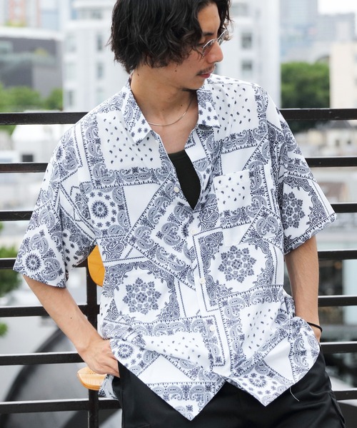 ８(eight)（エイト）の「総柄プリント半袖シャツ（シャツ/ブラウス・メンズ・ワインレッド/ホワイト系その他/ブラック系その他/ホワイト系その他2/ホワイト系その他3/ブラック系その他2/ブラック系その他3/ブラック系その他4・MEDIUM/LARGE）」の2枚目の写真